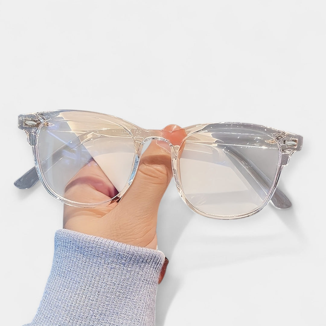 Alena  Joensuu brýle