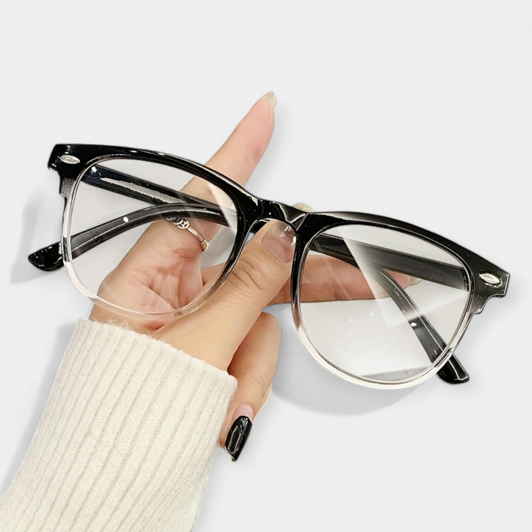 Alena  Joensuu brýle