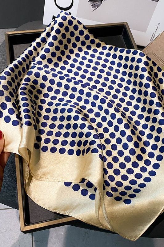 Amara-šátek (100 % hedvábí - 68 cm)