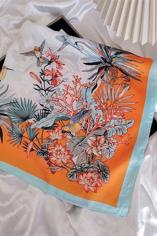 Cecile Foulard (100% hedvábí - 68cm)