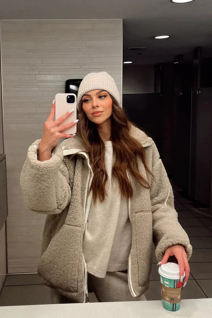 Kaja™ teddy plášť – Měkký & nadčasový