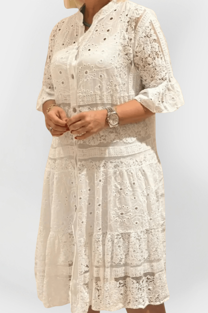 Krajková šaty s výšivkami