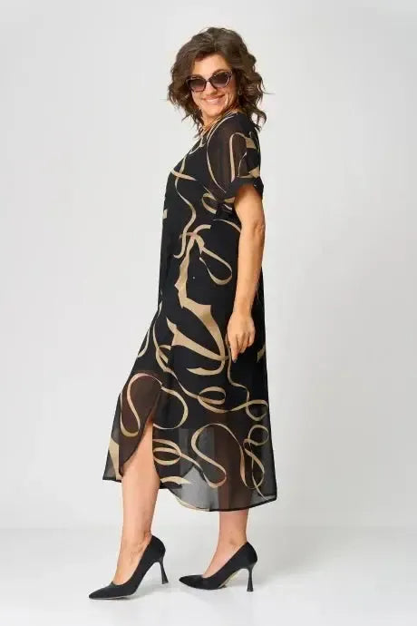 Lehká šaty s V-výstřihem