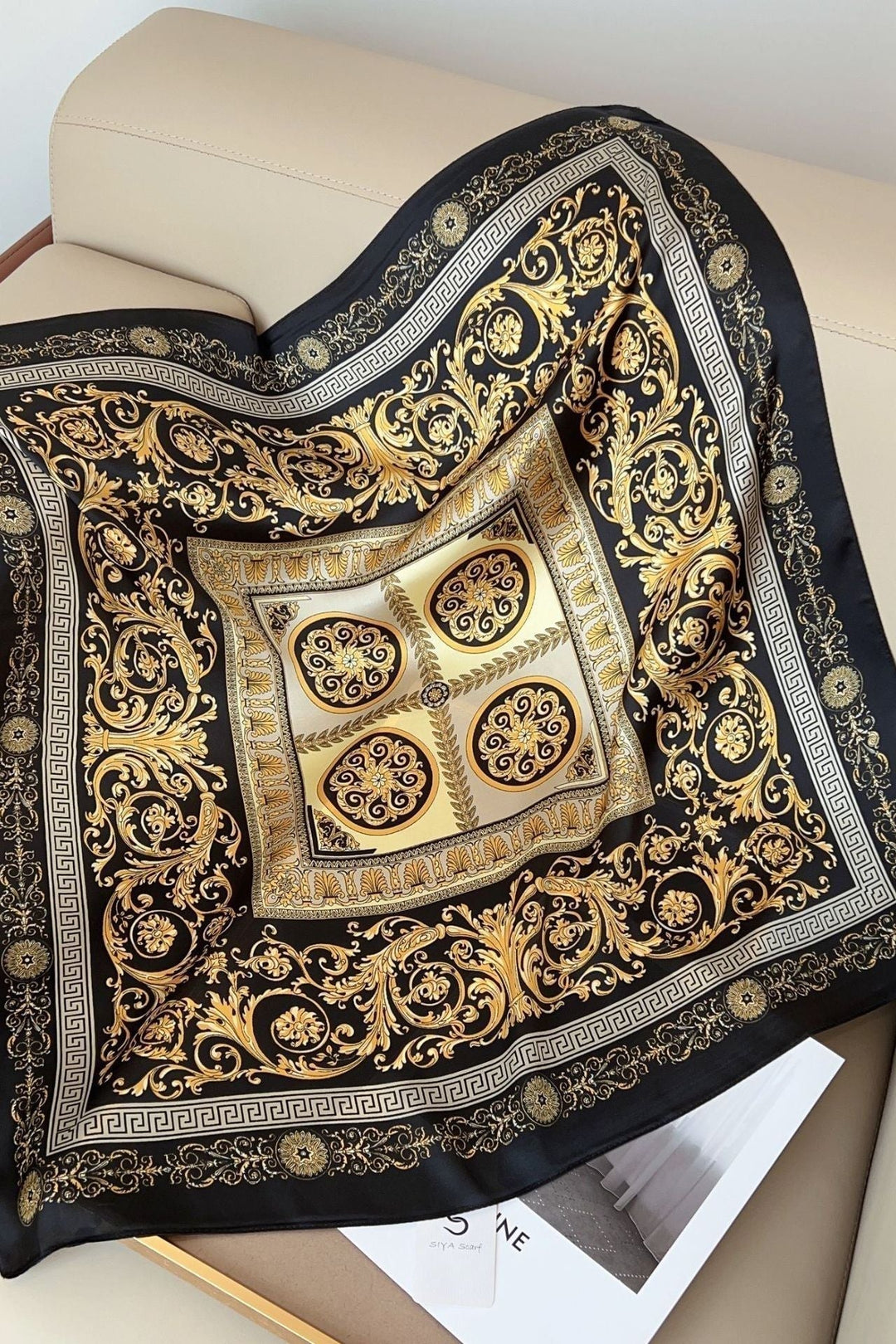 Valeria Foulard (100% Hedvábí - 70cm)