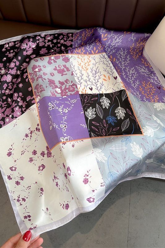 Violetta-háčkovaný šátek (100% hedvábí - 68cm)